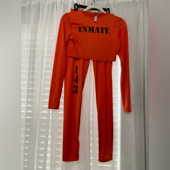 Adult Small Inmate Costume - Picture 2 of 6